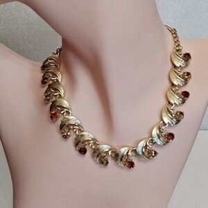 Vintage Coro Necklace Brushed Leaves In Gold With Autumn Colored Rhinestones